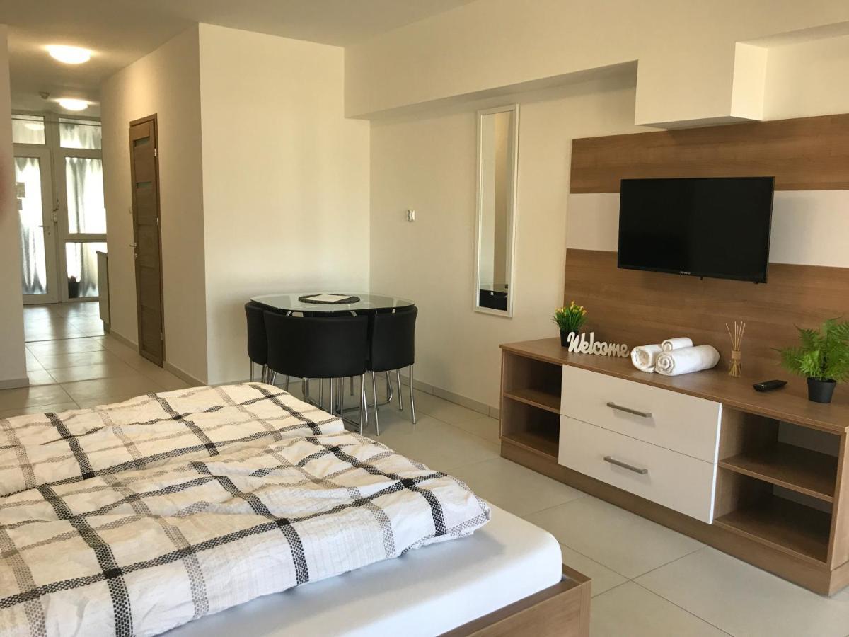 Апартаменты Tisza Gyongye Apartmanhaz Сегед Экстерьер фото